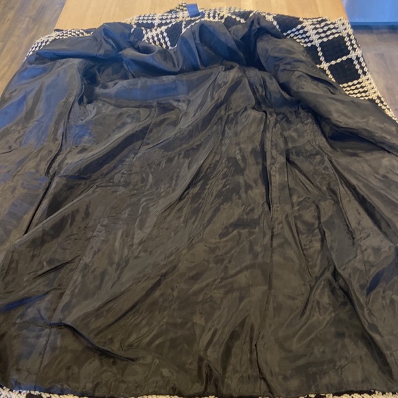 Black & white check wool blend long belted coat w/ 2 button close pockets small - Picture 11 of 12